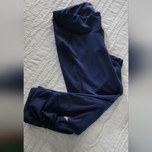 Old navy active compression capris in navy blue